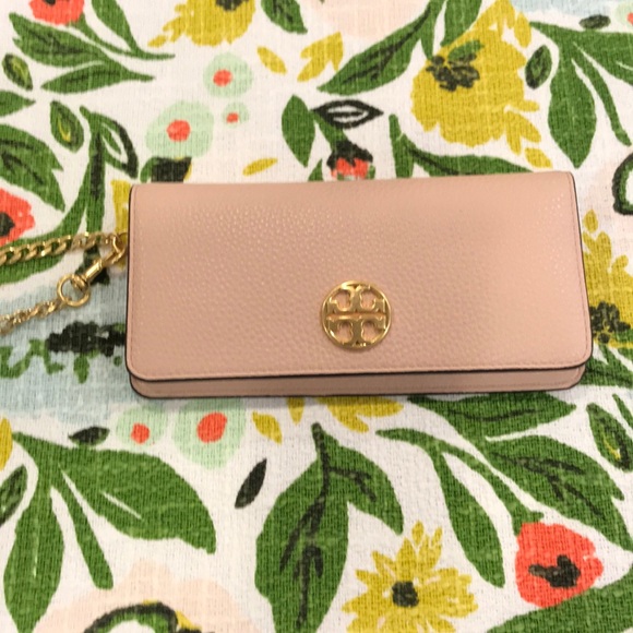 Tory Burch Handbags - Tory Burch Light Pink Chain Wallet🌸🌴
